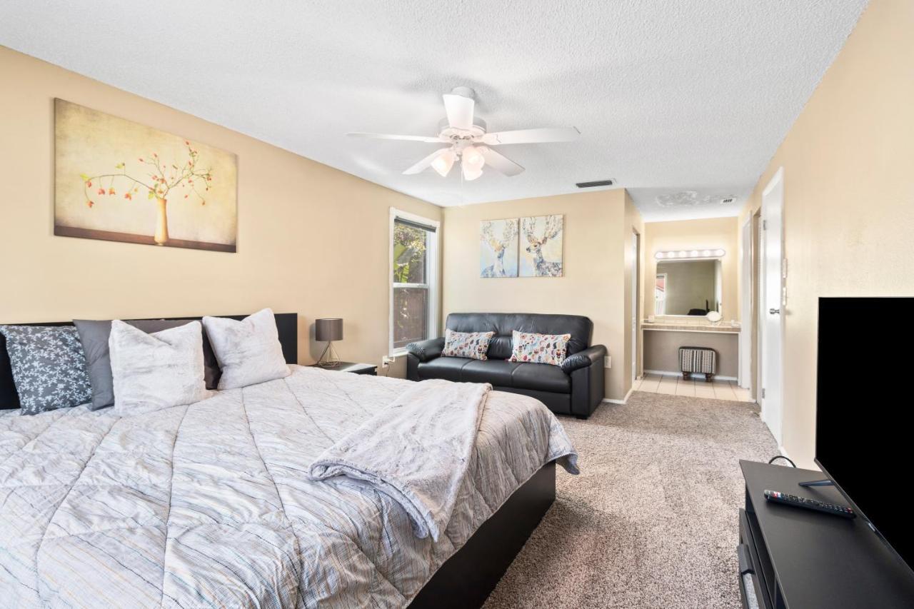Holiday home Cozy Family Getaway. Heated Pool And *