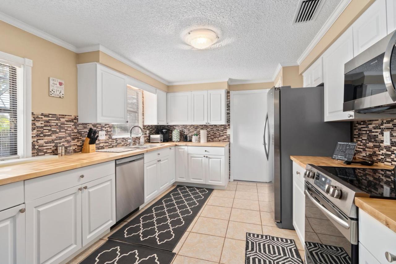 Holiday home Cozy Family Getaway. Heated Pool And *